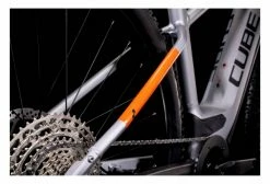 VTT Électrique Semi-Rigide Cube Reaction Hybrid SL 750 Shimano Deore/XT 12V 750 Wh 29'' Argent / Orange 2022 13 VTT Électrique Semi-Rigide Cube Reaction Hybrid SL 750 Shimano Deore/XT 12V 750 Wh 29'' Argent / Orange 2022 -Vélo Soldes unnamed file 1189
