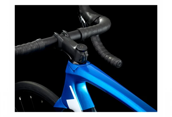 Vélo De Route Trek Emonda SL 5 Disc Shimano 105 11V Carbon Blue Smoke/Metallic Blue 2021 9 Vélo De Route Trek Emonda SL 5 Disc Shimano 105 11V Carbon Blue Smoke/Metallic Blue 2021 – Image 7