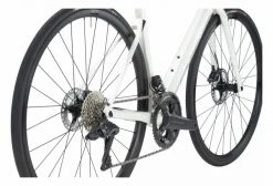Vélo De Route BMC Roadmachine Three Shimano Ultegra Di2 12V 700 Mm Blanc Metallic Off-White 2023 16 Vélo De Route BMC Roadmachine Three Shimano Ultegra Di2 12V 700 Mm Blanc Metallic Off-White 2023 -Vélo Soldes unnamed file 3503