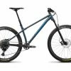 VTT Semi-Rigide Santa Cruz Chameleon D Sram NX/SX Eagle 12V 29''/27.5'' (MX) Bleu Navy 2022 2 VTT Semi-Rigide Santa Cruz Chameleon D Sram NX/SX Eagle 12V 29''/27.5'' (MX) Bleu Navy 2022 -Vélo Soldes unnamed file 3884