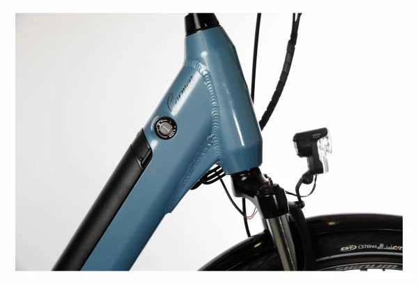 Vélo De Ville Électrique Bicyklet Carmen Shimano Tourney/Altus 7V 504 Wh 700 Mm Bleu 8 Vélo De Ville Électrique Bicyklet Carmen Shimano Tourney/Altus 7V 504 Wh 700 Mm Bleu – Image 6
