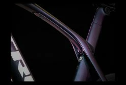 Vélo De Routre Trek Madone SLR 6 ETap Sram Rival ETap AXS 12V 700 Mm Violet Amethyst 2023 16 Vélo De Routre Trek Madone SLR 6 ETap Sram Rival ETap AXS 12V 700 Mm Violet Amethyst 2023 -Vélo Soldes unnamed file 4379