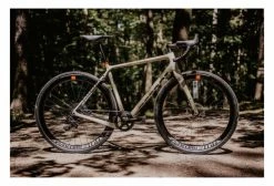 Gravel Bike Accent Freak Carbon Sram Apex 11V 700 Mm Beige Sable 2022 -Vélo Soldes unnamed file 4568