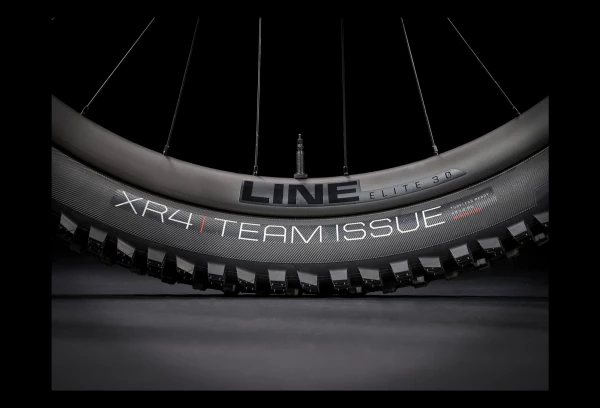 VTT Tout-Suspendu Trek Fuel EX 9.8 AXS Sram GX Eagle AXS 12V 29'' Noir Carbon 2022 12 VTT Tout-Suspendu Trek Fuel EX 9.8 AXS Sram GX Eagle AXS 12V 29'' Noir Carbon 2022 – Image 10