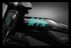 VTT Électrique Tout-Suspendu Haibike AllMtn 1 Shimano Deore 11V 630 Wh 29'' / 27.5'' Gris Anthracite Turquoise 2022 14 VTT Électrique Tout-Suspendu Haibike AllMtn 1 Shimano Deore 11V 630 Wh 29'' / 27.5'' Gris Anthracite Turquoise 2022 -Vélo Soldes unnamed file 7415