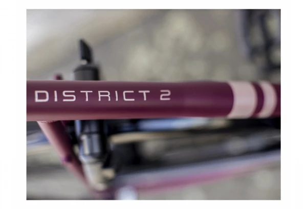 Vélo De Ville Trek District 2 Lowstep Equipped Shimano Nexus 7V Matte Mulberry 2021 Gris 4 Vélo De Ville Trek District 2 Lowstep Equipped Shimano Nexus 7V Matte Mulberry 2021 Gris – Image 2