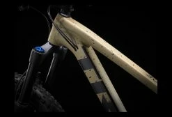 VTT Semi-Rigide Trek Roscoe 9 Shimano SLX XT 12V 29'' Beige / Vert Fade 2023 -Vélo Soldes unnamed file 781