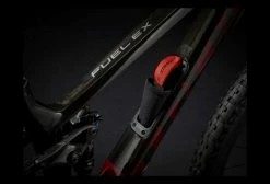 VTT Tout-Suspendu Trek Fuel EX 9.8 29'' Sram GX Eagle 12V Raw Carbon/Rage Red 2021 Orange / Gris 16 VTT Tout-Suspendu Trek Fuel EX 9.8 29'' Sram GX Eagle 12V Raw Carbon/Rage Red 2021 Orange / Gris -Vélo Soldes unnamed file 8237