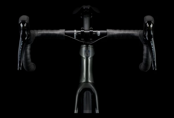 Vélo De Route Trek Emonda SL 6 Disc Shimano Ultegra 11V Lithium Grey/Brushed Chrome 2021 Noir / Rouge 5 Vélo De Route Trek Emonda SL 6 Disc Shimano Ultegra 11V Lithium Grey/Brushed Chrome 2021 Noir / Rouge – Image 3