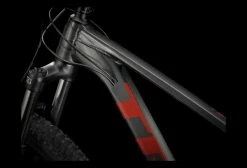 VTT Semi Rigide Trek Roscoe 6 27.5+ Shimano Deore 10V Lithium Grey/Cobra Blood 2021 Gris / Rouge -Vélo Soldes unnamed file 8652