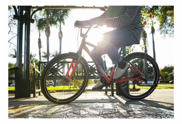 Vélo De Ville GT Street Performer 29'' Fade Noir / Rouge 2021 6 Vélo De Ville GT Street Performer 29'' Fade Noir / Rouge 2021 – Image 5